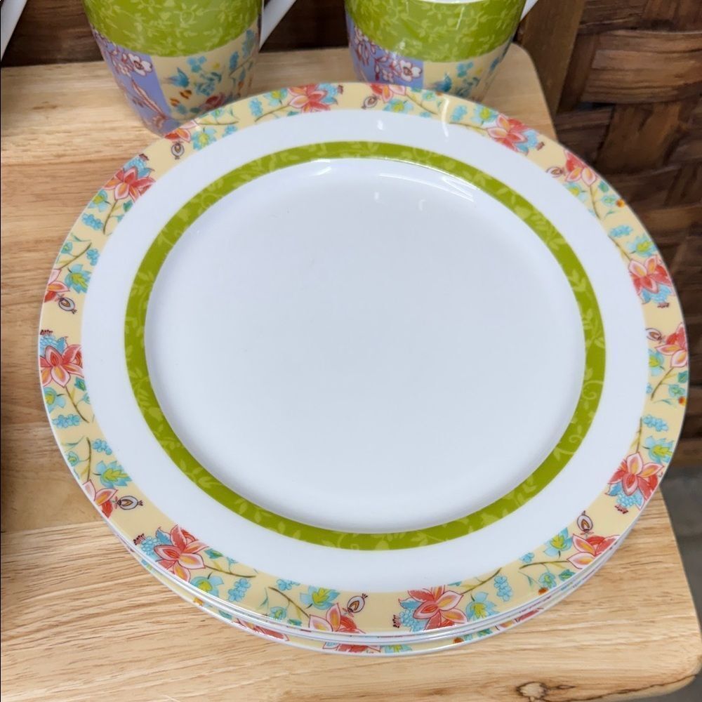 Charming Floral Patchwork Dinnerware Set - Picture 7 of 7